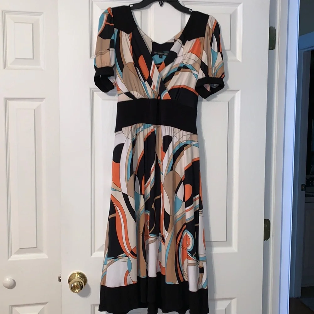 Geometric Design Dress - Picture 1 of 3